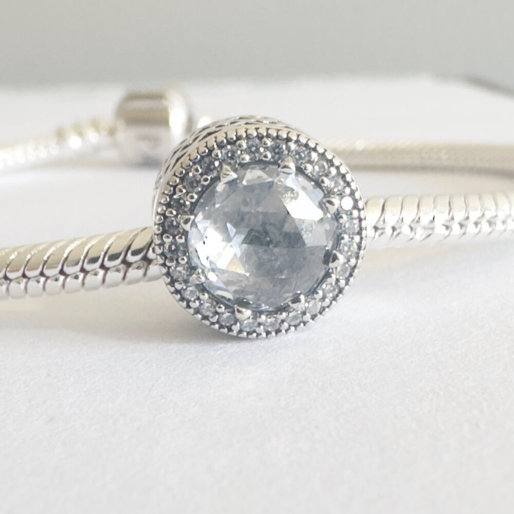 Brand New Authentic Pandora Radiant Heart Charm CLEAR Stone - Picture 3 of 5